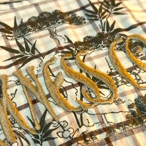 Gently used Men’s Short Sleeve Button Up